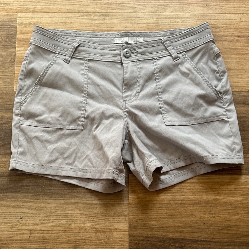 Prana Women's light gray Halle Shorts